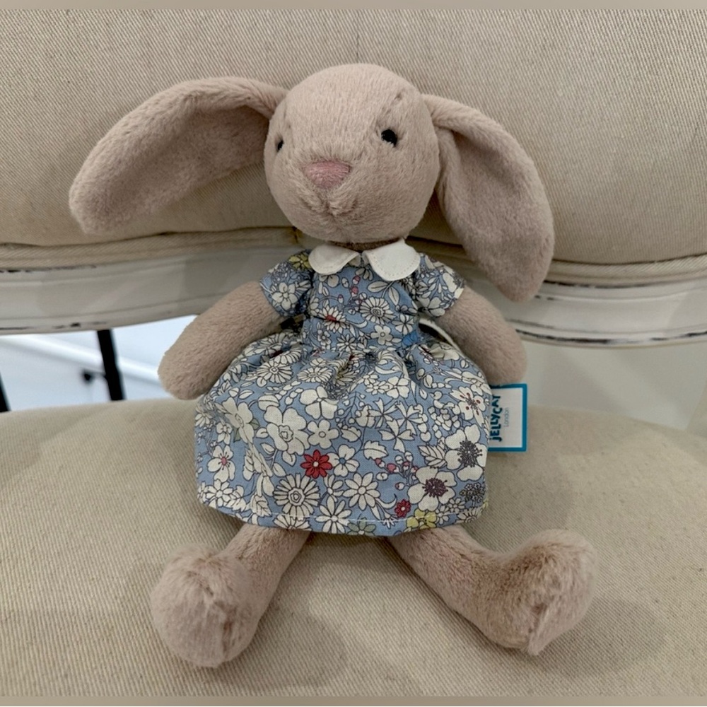 Retired Rare NWT Jellycat Lottie floral bunny Authentic